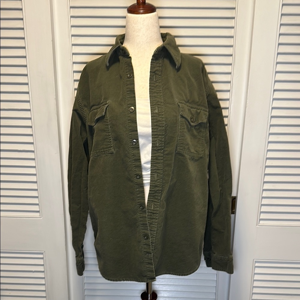 Men’s Gap Olive Green Flannel Button down Size Medium